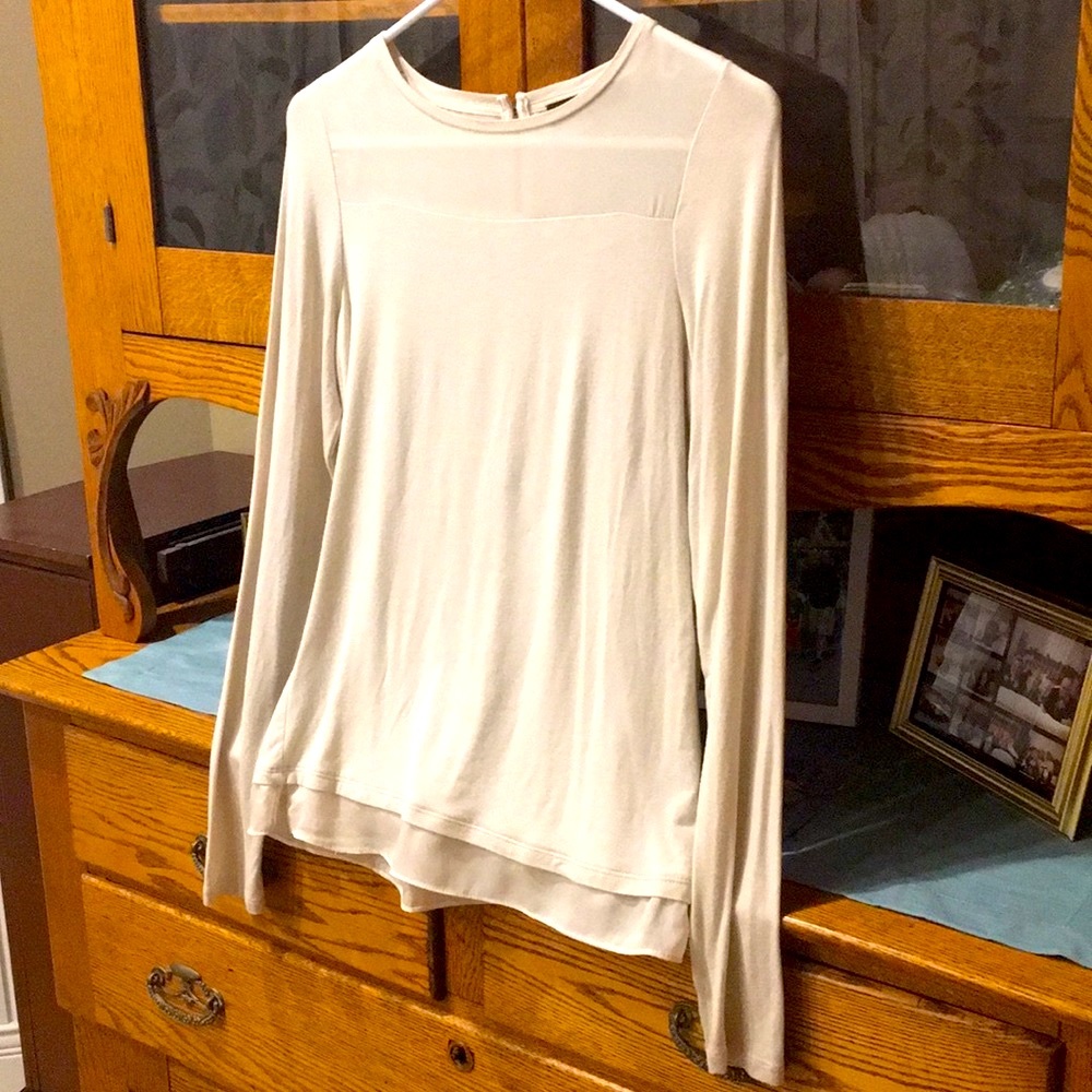 🍨The Limited ivory top🍨